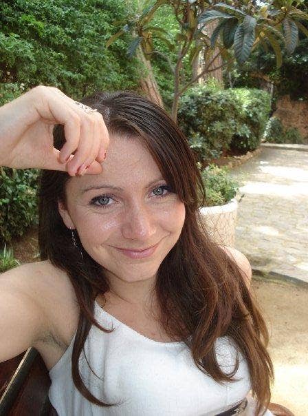 Professional female looking for room ro rent Main Photo
