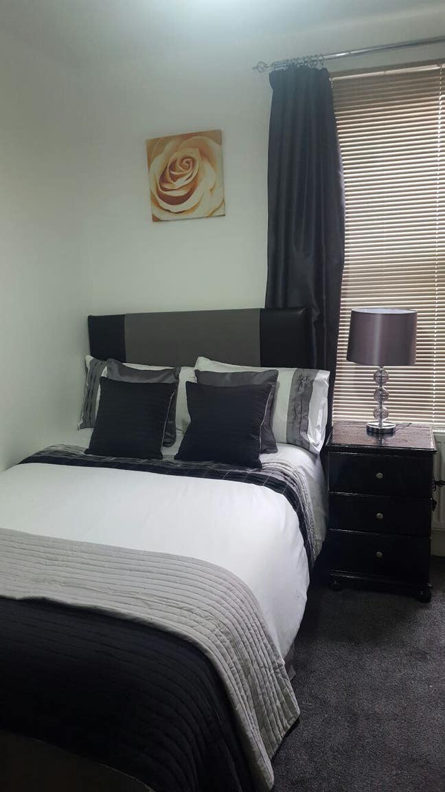 1 Dbl and 1 Sgl Room  Newly Refurbished House Main Photo