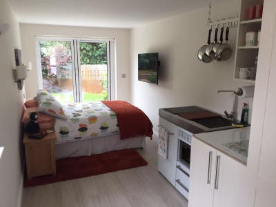 Self contained studio apartment Main Photo