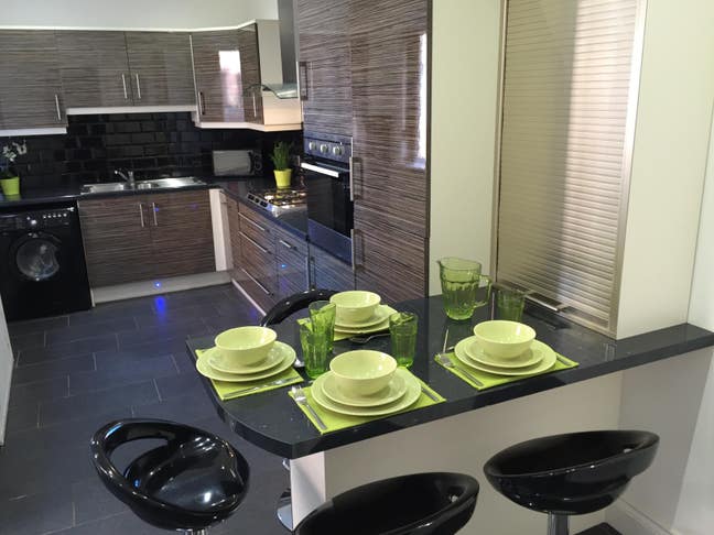 Ensuite Rooms All Utility Bills Included!! Main Photo