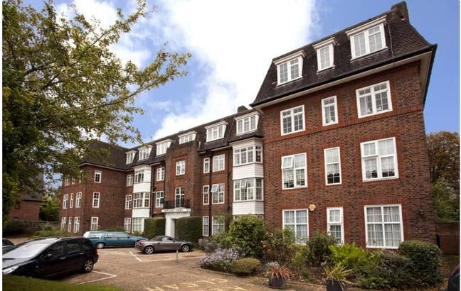 Lovely Double Room in Flat on Denmark Hill Main Photo