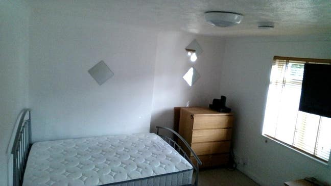 Double Room | No Deposit | Bills Included Main Photo