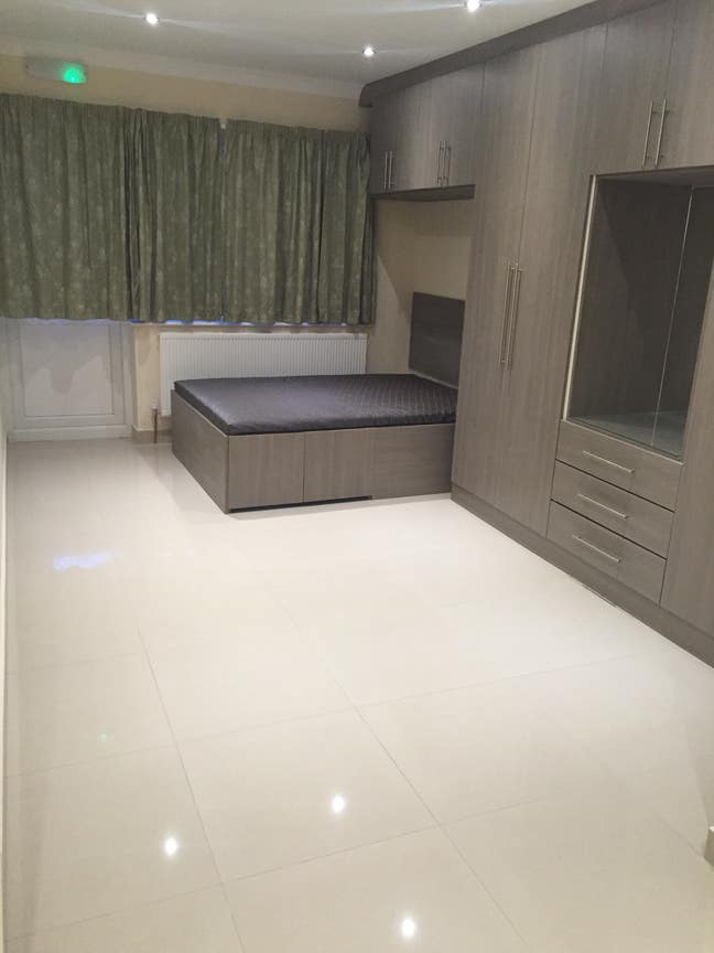 Newly Refurbished Very Large En-Suite Room  Main Photo
