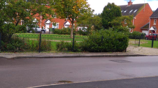 Large En-suite Double solely occupying top floor  Main Photo