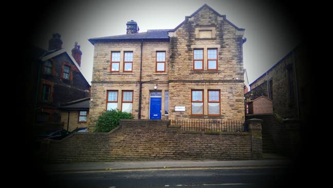 Very Large room with kitchen furnished. Main Photo