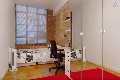 Beautiful Dbl Room in Warehouse Convert Main Photo