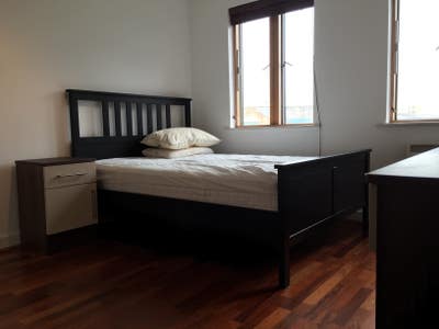Double room. Private Bathroom. Central Location.  Main Photo