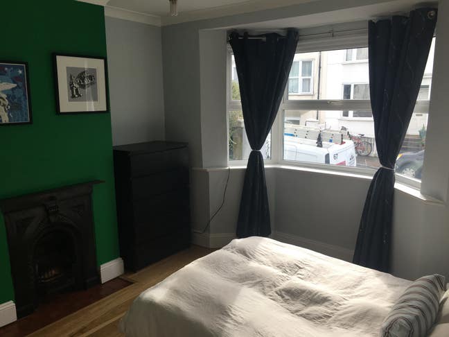 Fully furnished double bedroom in lovely house  Main Photo