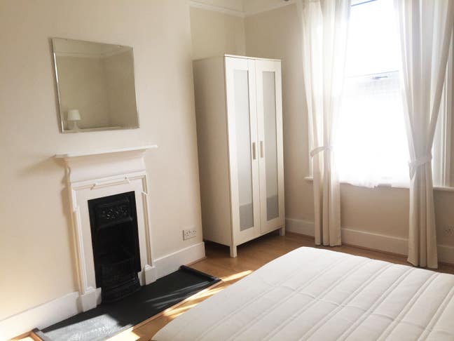Double room in Brockley, available early June Main Photo