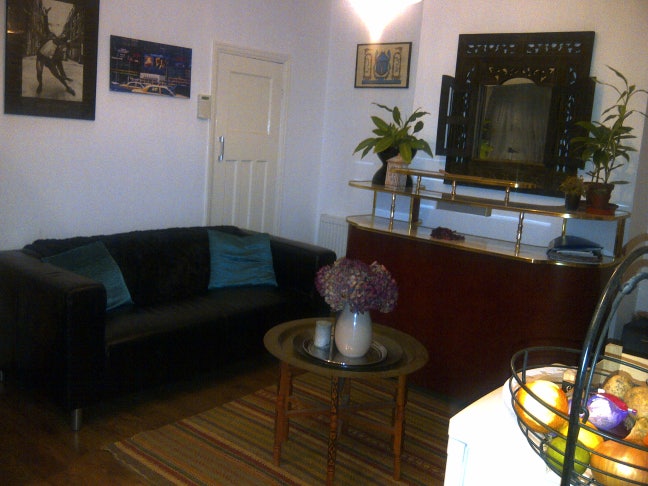 Double room in beautiful house Main Photo