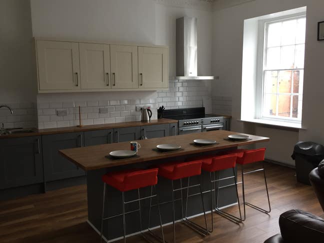 Regency Furnished Double City Centre Room Main Photo