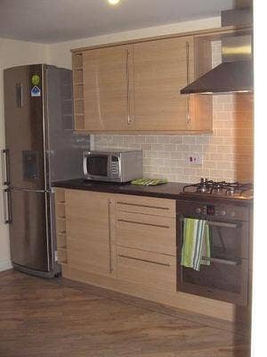 No fees Large Single Room In Friendly House  Main Photo