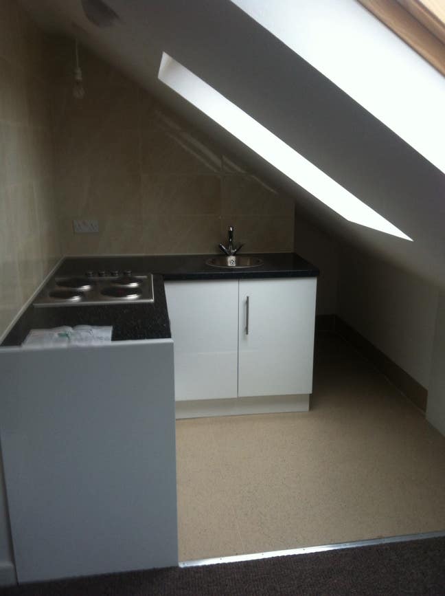 Studio flat newly furnished, for professional Main Photo