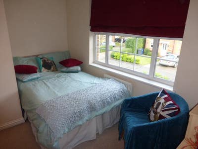 Double Room in Quiet Close Main Photo