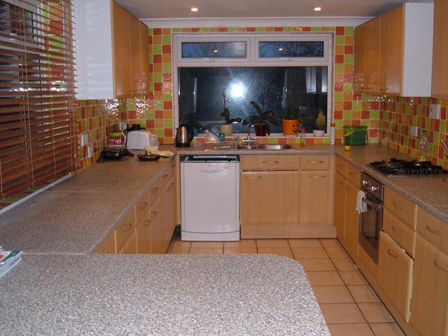 Newly refurbished large double room  Main Photo