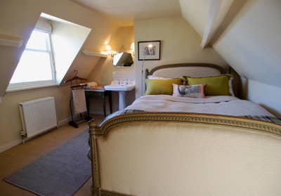 Charming Room in Central Bath Main Photo