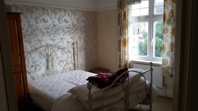 Double Room, Own Lounge, Close to All Transport  Main Photo