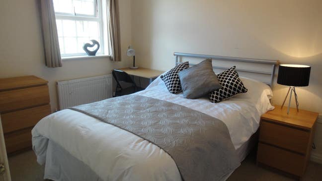 En-Suite Room Close To Rugby Gateway, M1 & M6 Main Photo