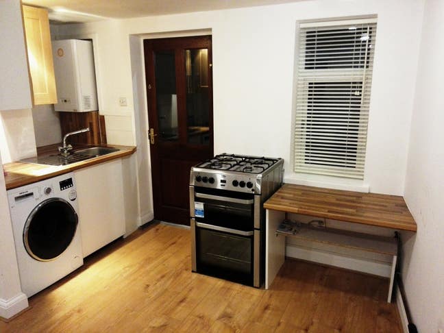 Self-Contained Studio with Kitchen, Bath & Patio Main Photo