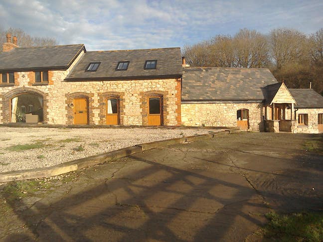 HEN BOPTY  (old bakery)  Main Photo