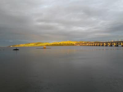 Fantastic city quay room with panoramic Tay View  Main Photo