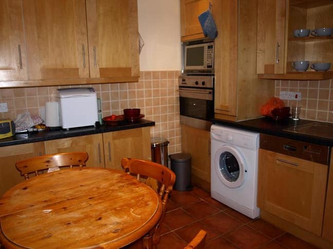 Large Double Room in Potters Bar Main Photo