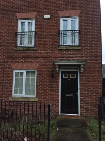 4 bed house in openshaw  Main Photo