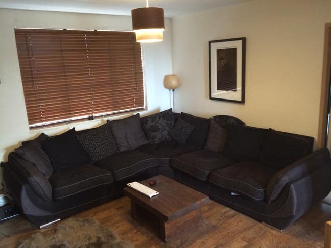 Spacious Room in Stylish Flat Close to City Centre Main Photo