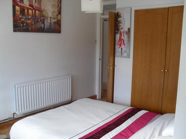 Double Room to Let in 2 Bed Apartment Main Photo