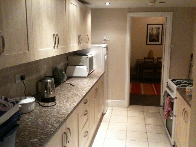 Double in House Share by Bville Station Main Photo