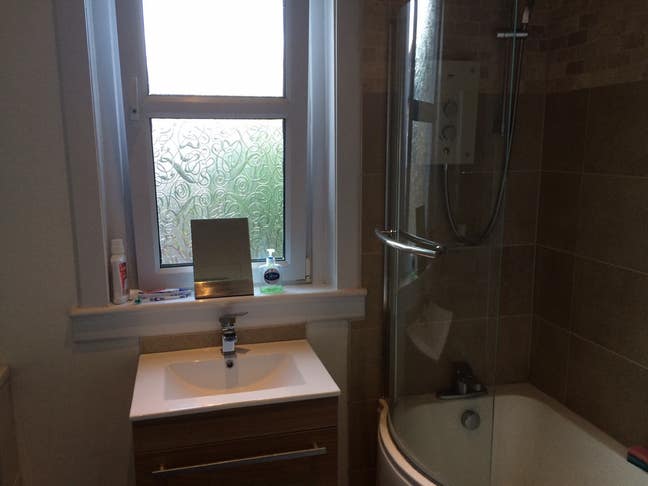 Double Room available for one person (Mon - Fri) Main Photo