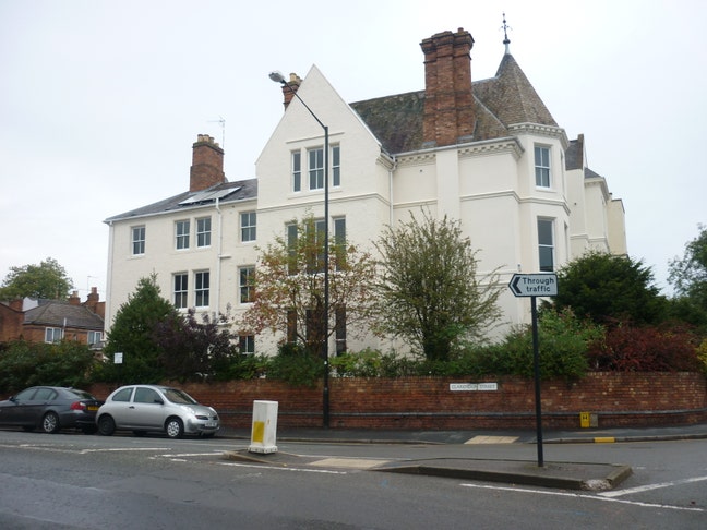   Town Centre ensuite  Room Available Main Photo