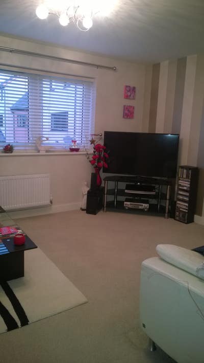 Room to Let in a very nice New Build Town House Main Photo