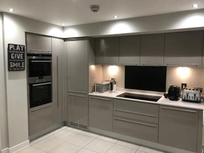 Furnished double room in modern new build house Main Photo