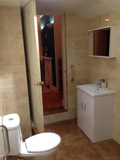 Ensuite double room to rent near Yeovil hospital Main Photo