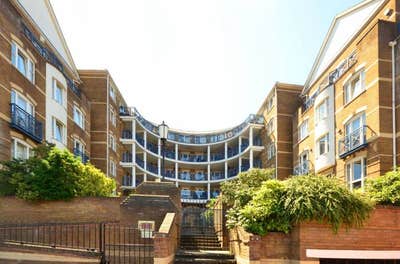 Luxury Riverside Flatshare on the River Thames Main Photo