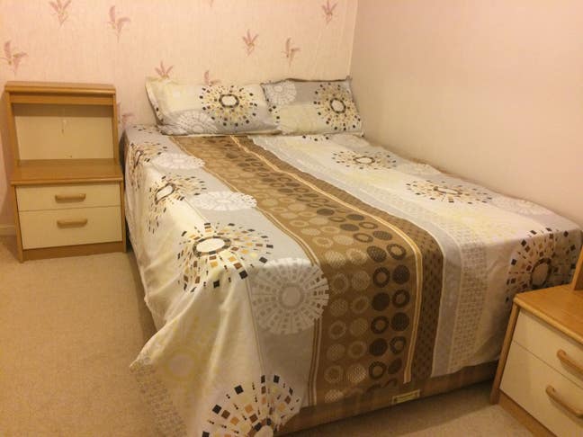 Beautiful & Spacious Double Room to rent Main Photo