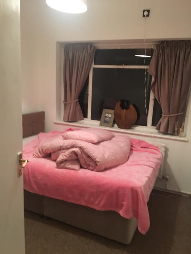 Small Double Room to Rent  Main Photo