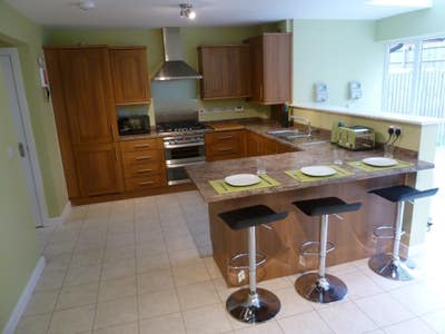 Dunton Fields -  Beautiful En-Suite Room Main Photo