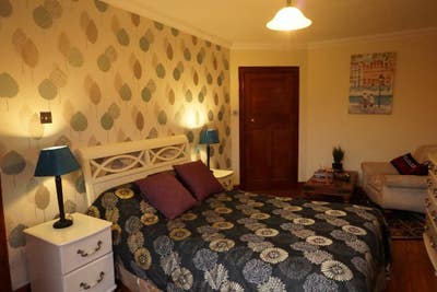 Choice of 3 superb rooms in spacious farmhouse. Main Photo