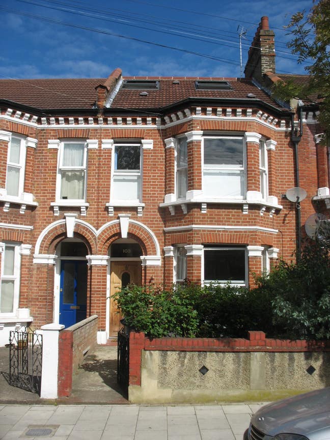 Large Sunny Loft Room in Streatham Common Main Photo