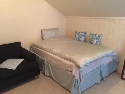 Nice clean room to let Main Photo
