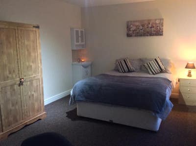 Perfect Location Newland Avenue Main Photo