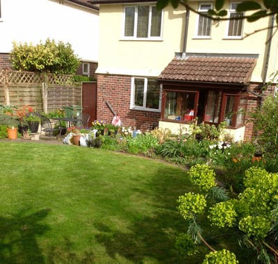 Double or single room in a quiet house Main Photo