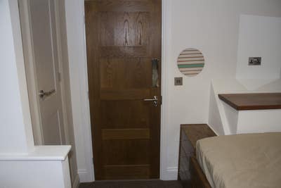 Modern Double Room Available Main Photo