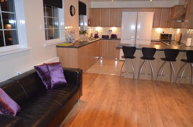 Redditch-Double En-suite Room-All Inclusive Main Photo