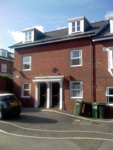 Lovely room 5 mins RD&E & St Lukes Main Photo