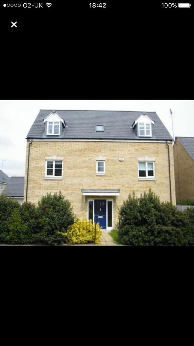 Clean double room with ensuite.   Main Photo