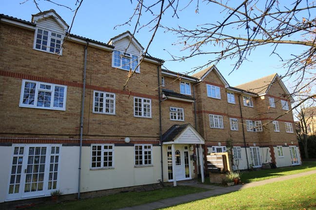 Studio flat available from 16Sep to 1-May2027 Main Photo