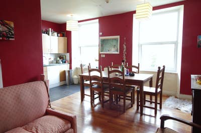 Double room in stylish Georgian House Main Photo